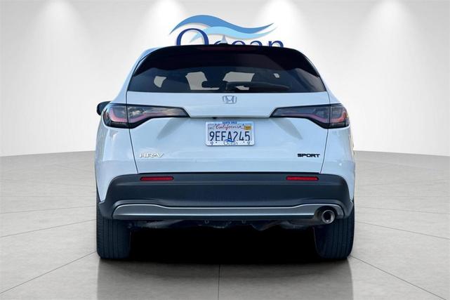 Photo of 2023 Platinum White Pearl Honda HR-V