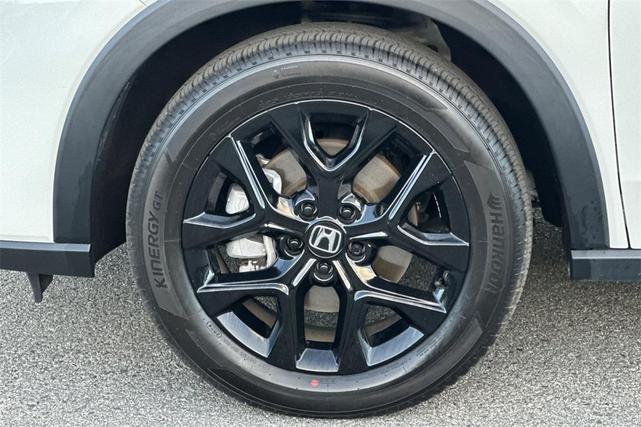 Photo of 2023 Platinum White Pearl Honda HR-V
