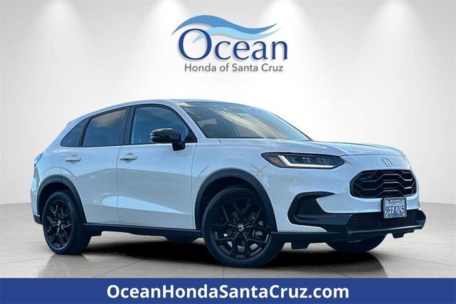 Photo of 2023 Platinum White Pearl Honda HR-V