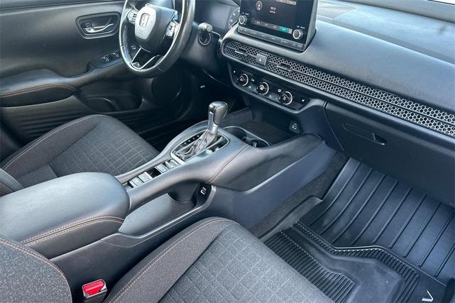 Photo of 2023 Platinum White Pearl Honda HR-V