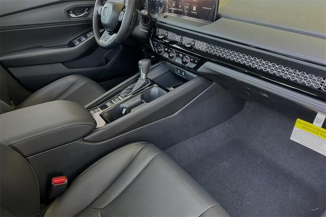Photo of 2025 Platinum White Pearl Honda Accord Hybrid