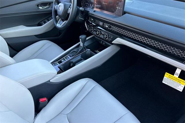 Photo of 2025 Platinum White Pearl Honda Accord Hybrid
