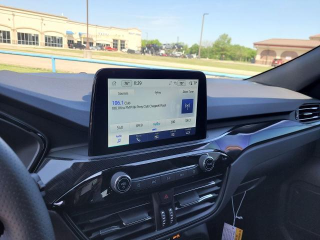 Photo of 2025 Star White Tri-Coat Ford Escape