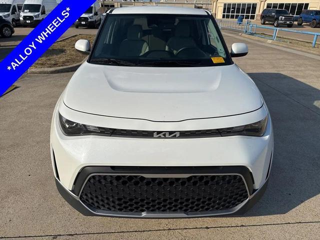 Photo of 2023 Snow White Pearl Kia Soul