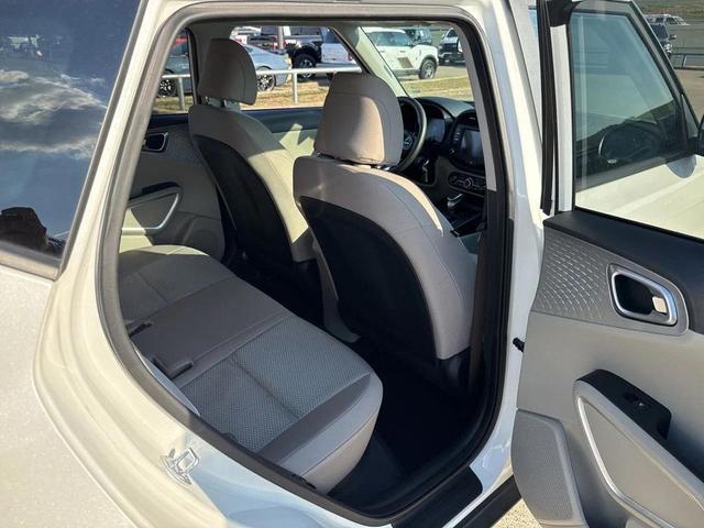 Photo of 2023 Snow White Pearl Kia Soul