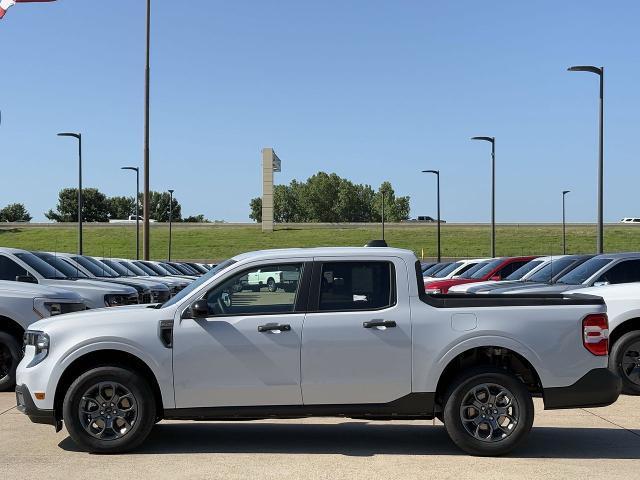 Photo of 2025 Space White Metallic Ford Maverick