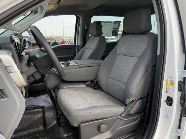Photo of 2025 Oxford White Ford F-350
