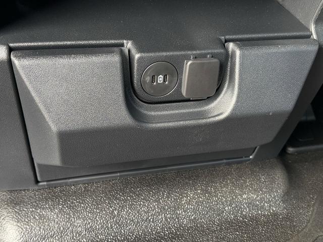 Photo of 2025 Oxford White Ford F-350