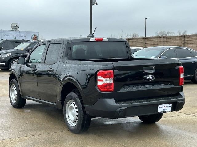 Photo of 2025 Shadow Black Ford Maverick