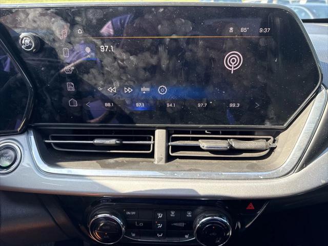 Photo of 2024 Blue Glow Chevrolet Trax