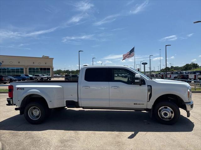 Photo of 2023 Oxford White Ford F-350