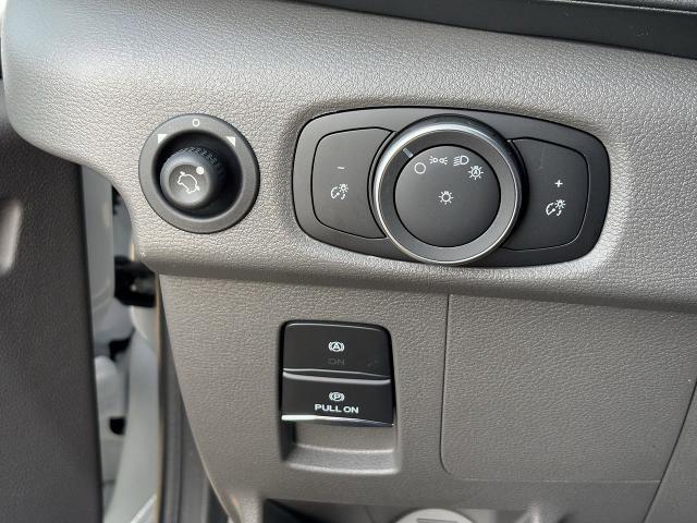 Photo of 2025 Oxford White Ford Transit-250
