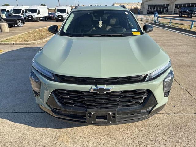Photo of 2025 Cacti Green Chevrolet Trax