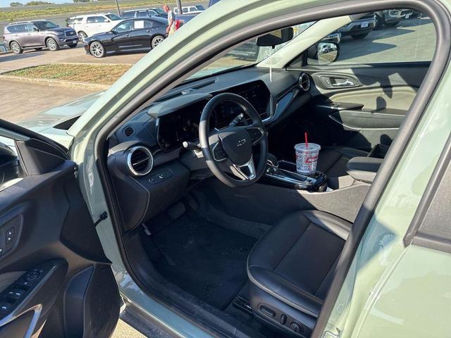 Photo of 2025 Cacti Green Chevrolet Trax