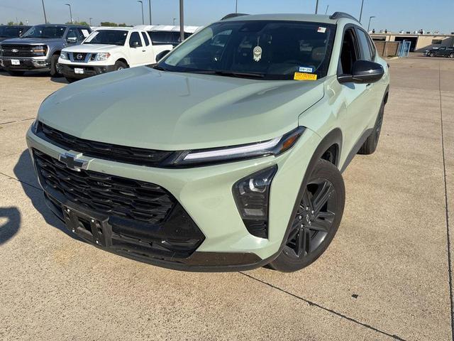 Photo of 2025 Cacti Green Chevrolet Trax