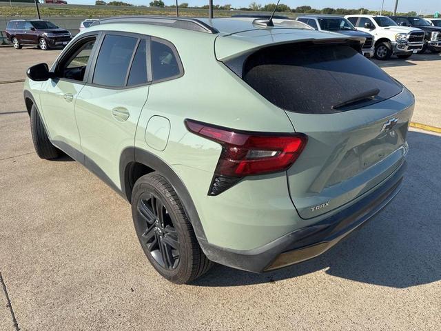 Photo of 2025 Cacti Green Chevrolet Trax