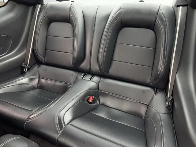 Photo of 2025 Oxford White Ford Mustang