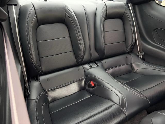 Photo of 2025 Oxford White Ford Mustang