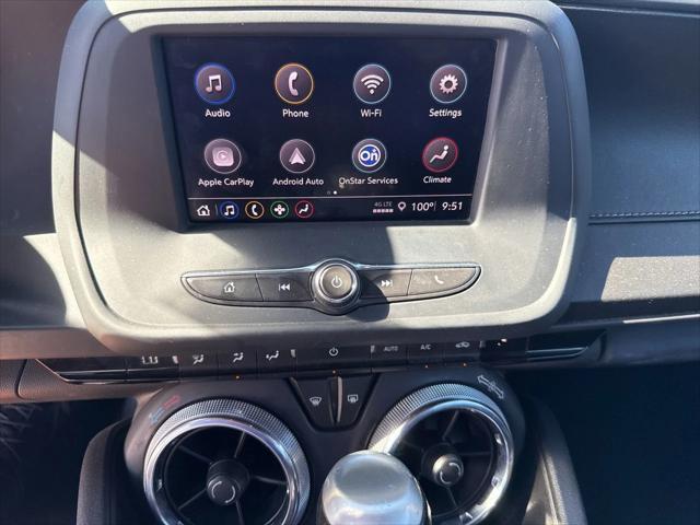 Photo of 2023 Summit White Chevrolet Camaro