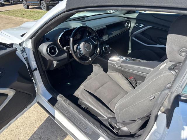 Photo of 2023 Summit White Chevrolet Camaro