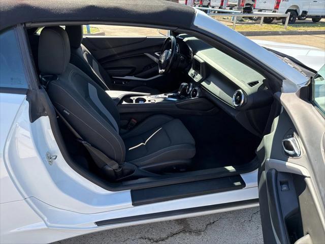 Photo of 2023 Summit White Chevrolet Camaro