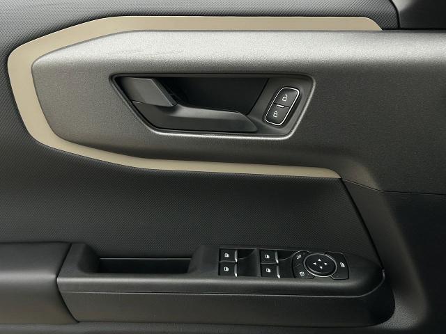 Photo of 2025 Oxford White Ford Bronco Sport