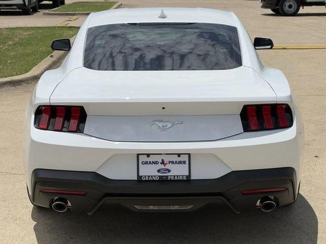 Photo of 2025 Oxford White Ford Mustang