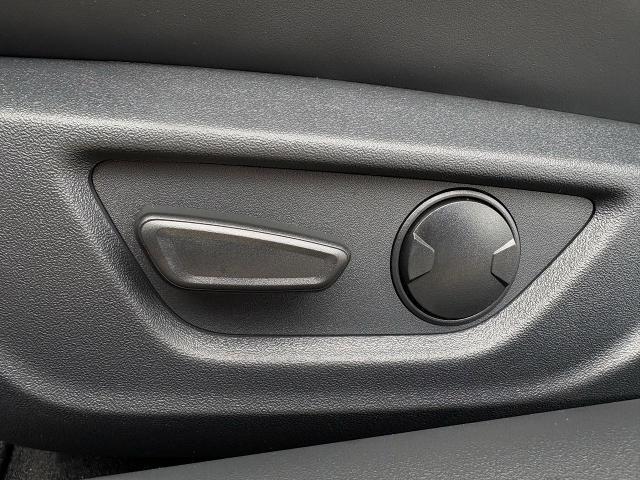 Photo of 2025 Oxford White Ford Mustang