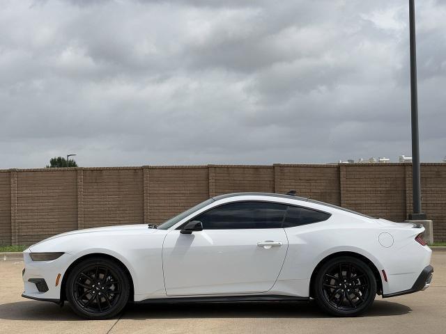 Photo of 2025 Oxford White Ford Mustang