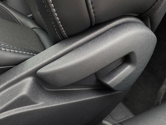 Photo of 2025 Oxford White Ford Mustang