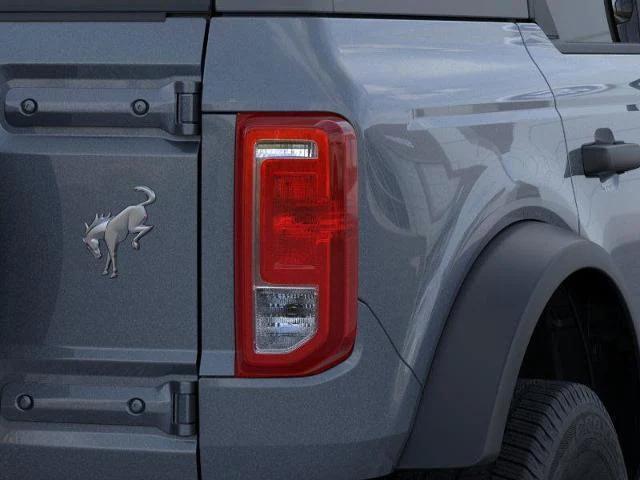 Photo of 2025 Azure Gray MET TRI-Coat Ford Bronco