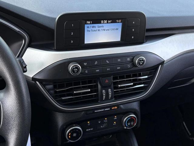 Photo of 2021 Blue Ford Escape