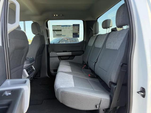 Photo of 2025 Oxford White Ford F-250