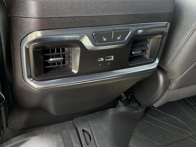 Photo of 2022 Black Chevrolet Silverado 1500