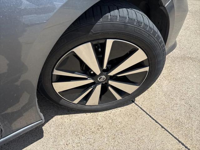 Photo of 2022 Gun Metallic Nissan Altima