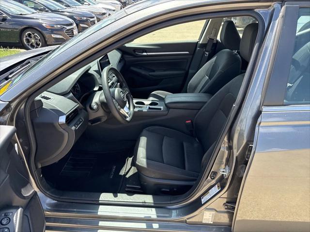 Photo of 2022 Gun Metallic Nissan Altima