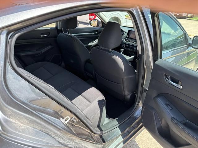 Photo of 2022 Gun Metallic Nissan Altima