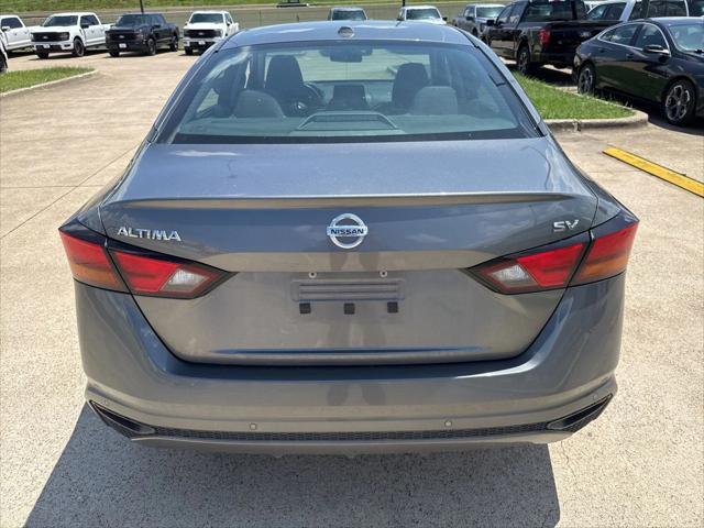 Photo of 2022 Gun Metallic Nissan Altima