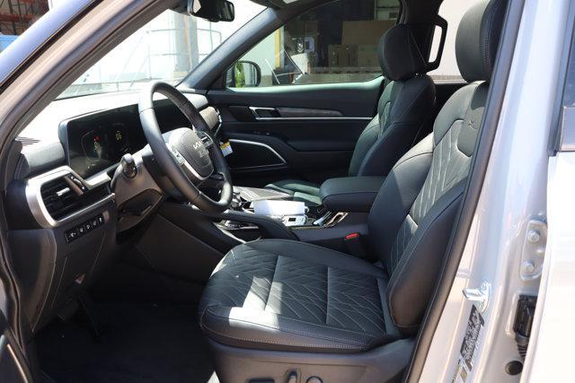 Photo of 2025 Wolf Gray Kia Telluride