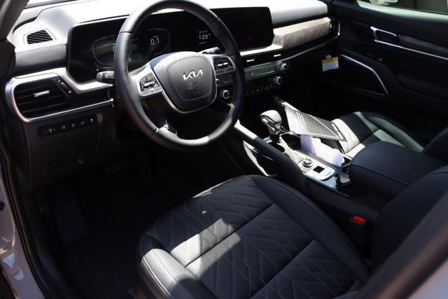 Photo of 2025 Wolf Gray Kia Telluride