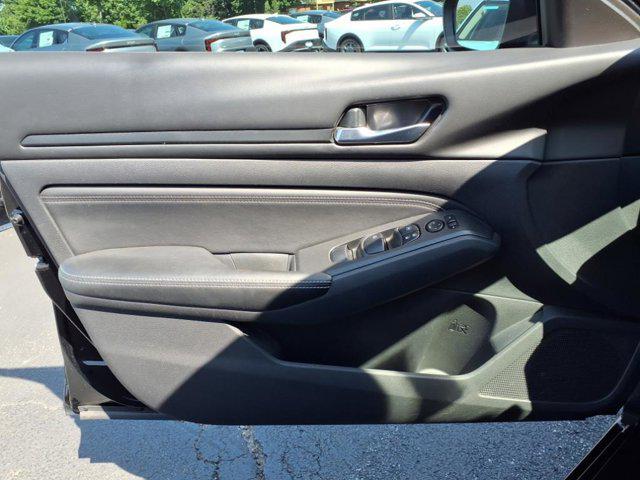 Photo of 2020 Super Black Nissan Altima