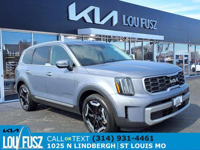 Photo of 2024 Everlasting Silver Kia Telluride