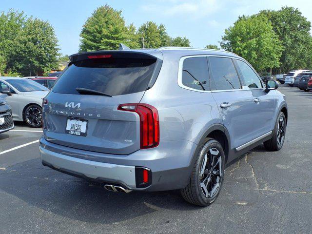 Photo of 2024 Everlasting Silver Kia Telluride