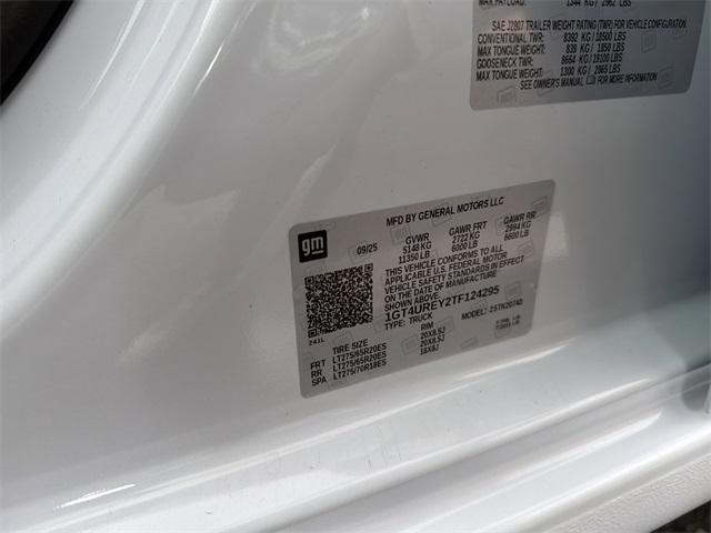 Photo of 2026 Glacier White GMC Sierra 2500