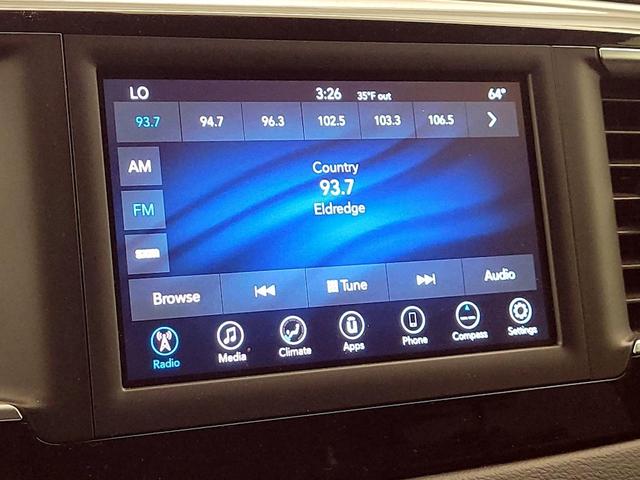 Photo of 2018 Gray Chrysler Pacifica
