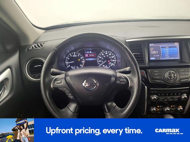 Photo of 2016 Blue Nissan Pathfinder