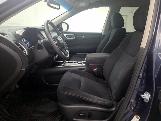 Photo of 2016 Blue Nissan Pathfinder