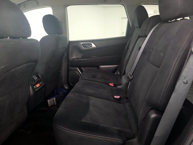 Photo of 2016 Blue Nissan Pathfinder