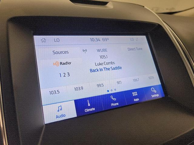 Photo of 2020 Green Ford Edge