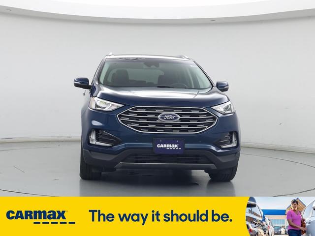 Photo of 2020 Green Ford Edge